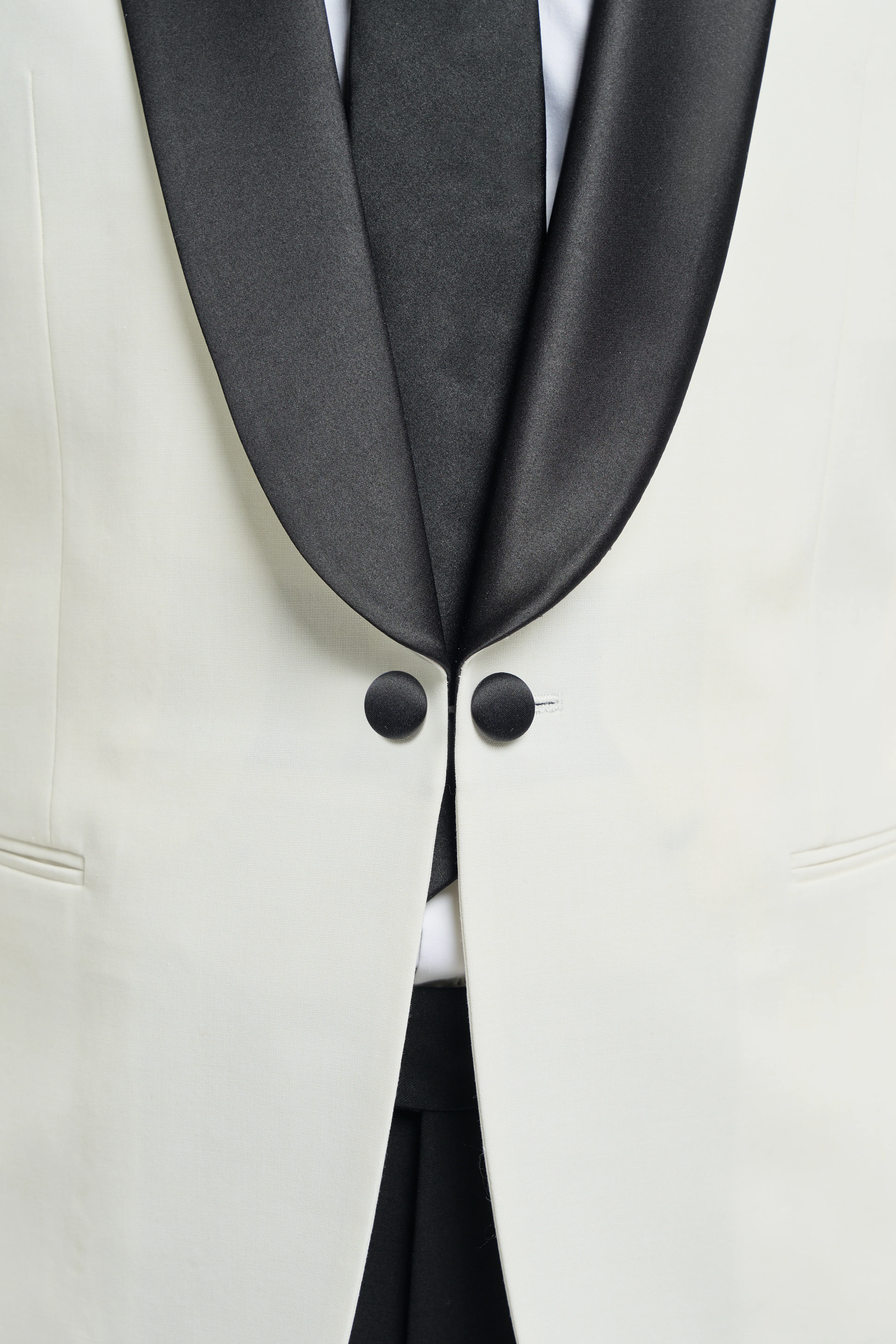 Aspen Ecru Two Piece Suit - Image 6