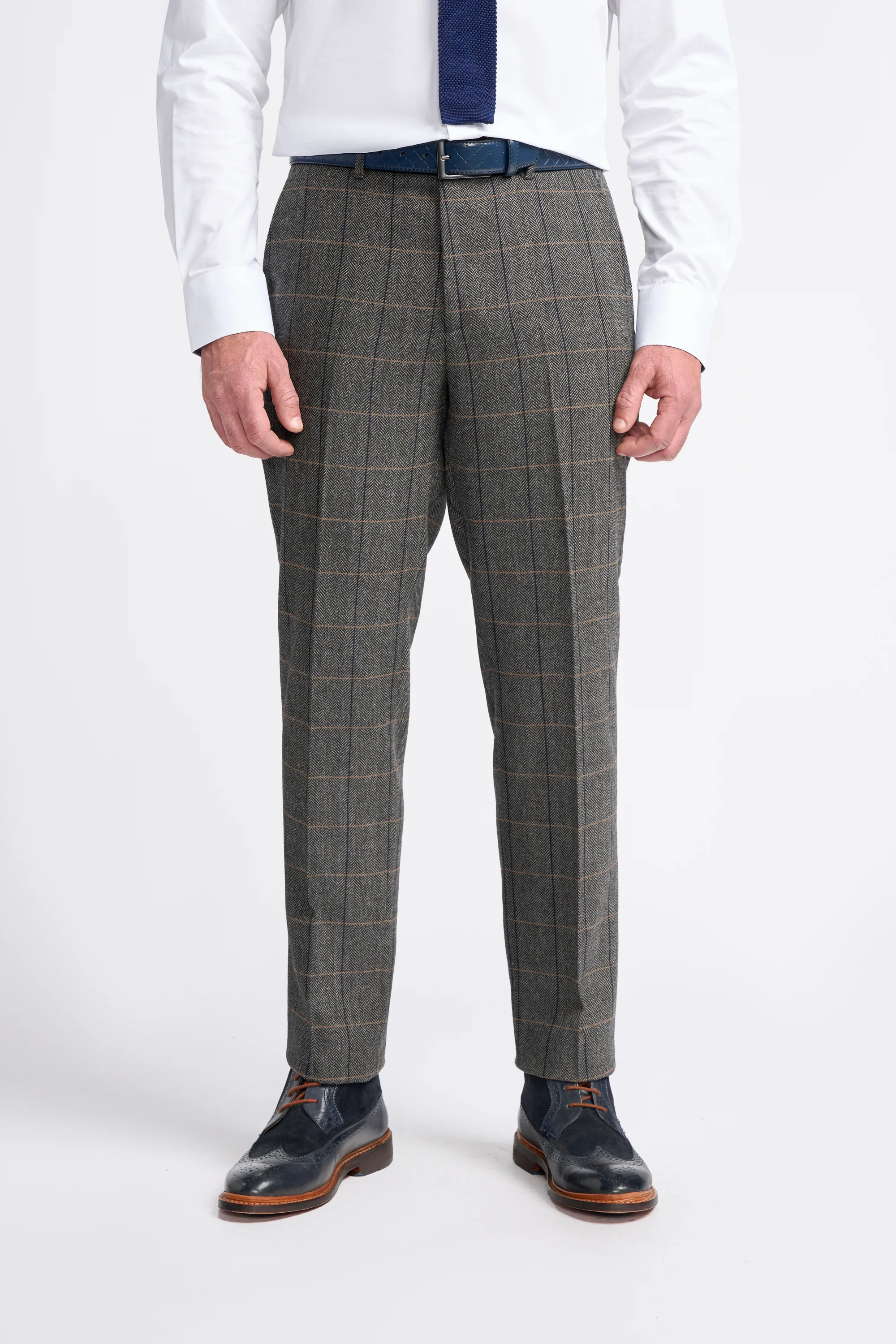 Grey Short Tweed Three Piece Suit - Image 7