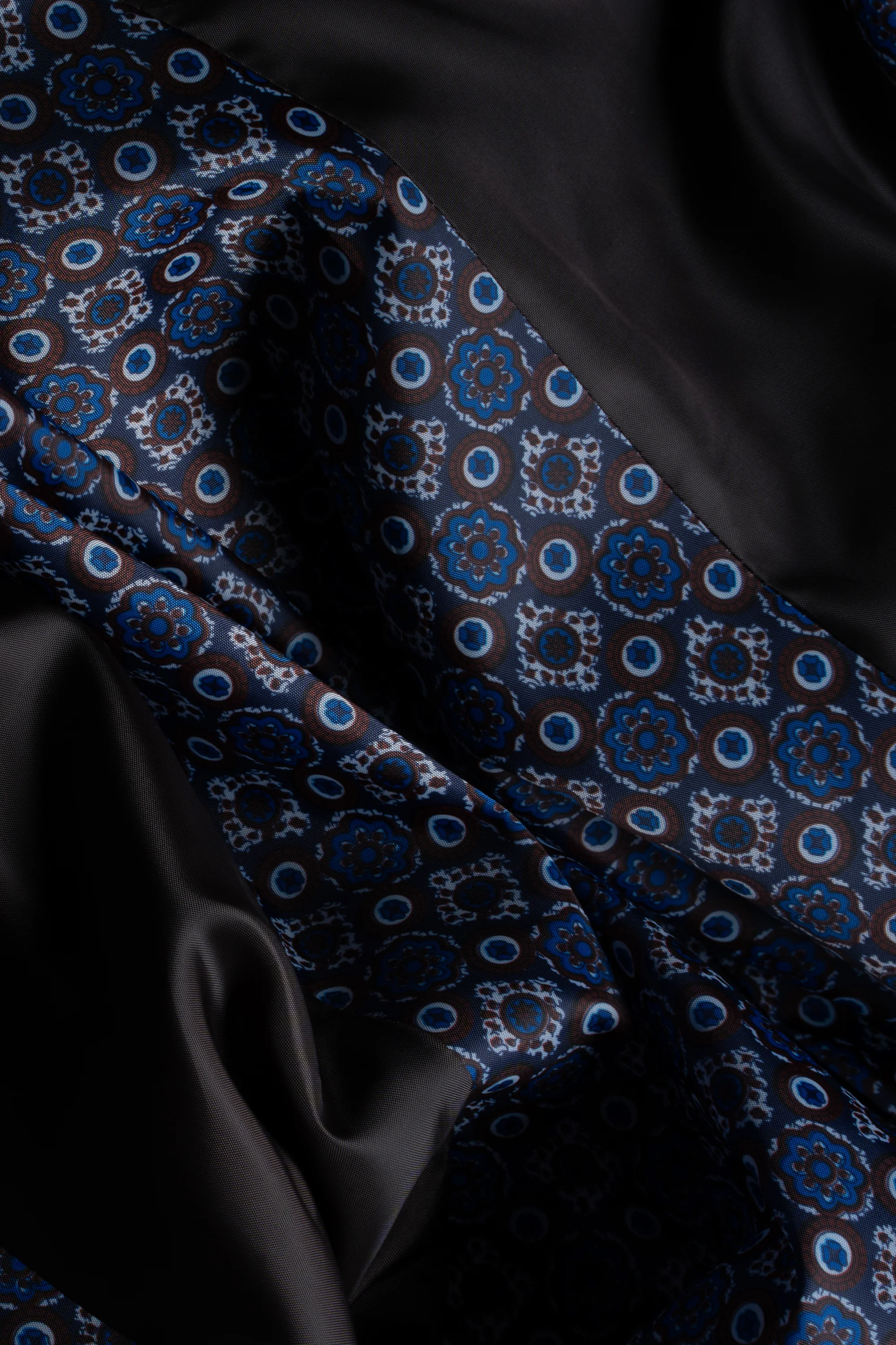 Brown Short Tweed Three Piece Suit - Image 10