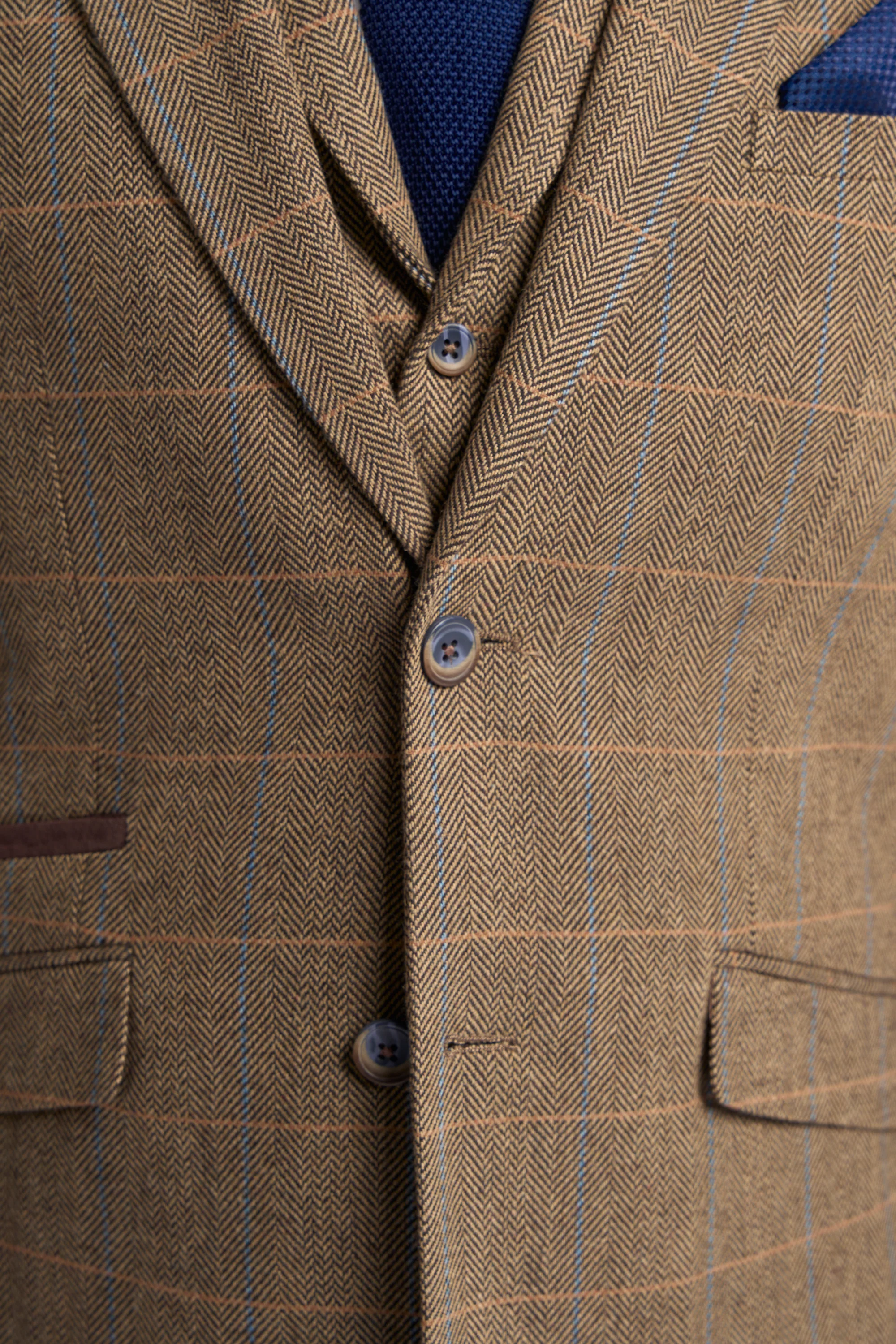 Brown Short Tweed Three Piece Suit - Image 4