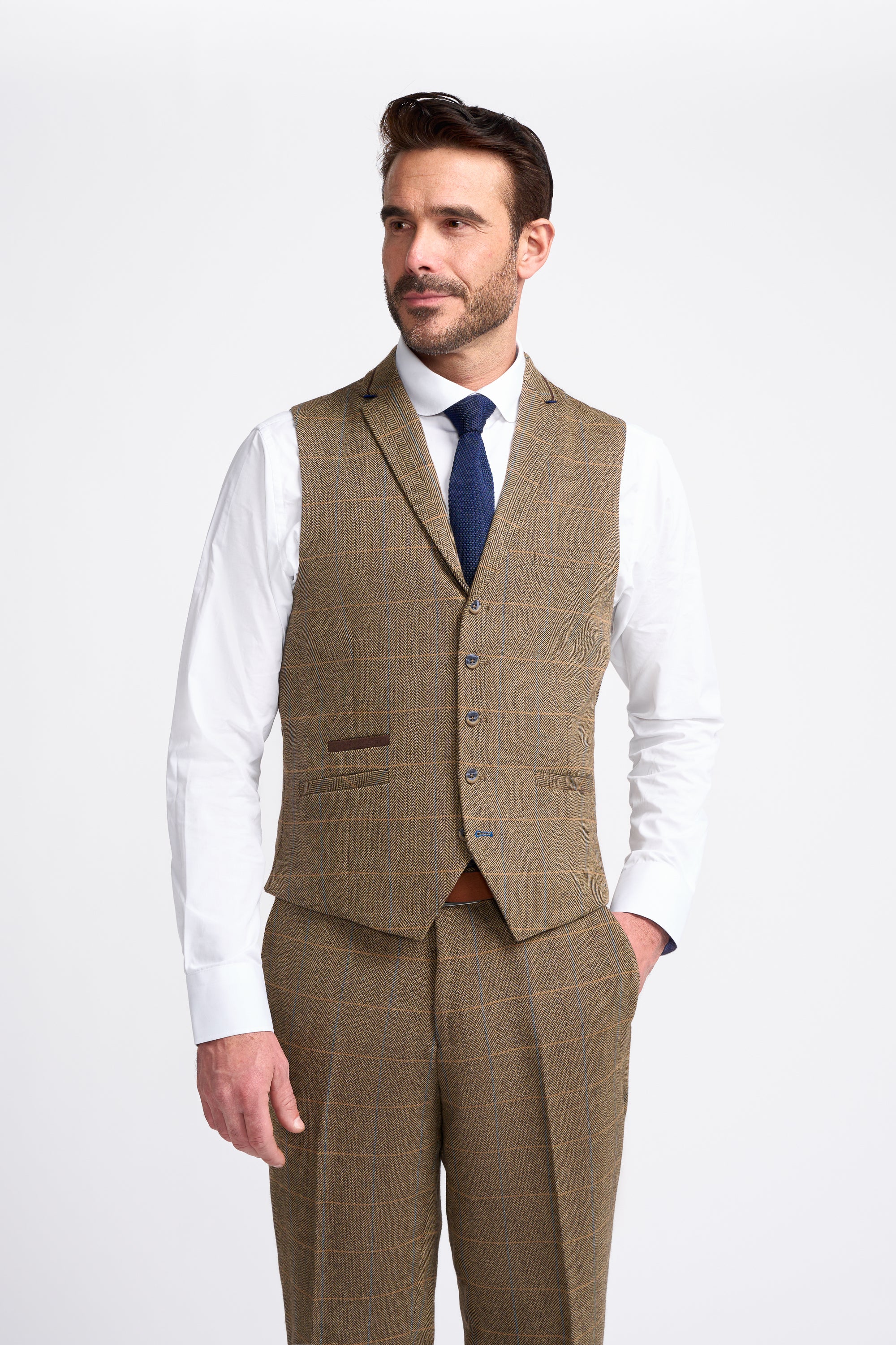 Brown Short Tweed Three Piece Suit - Image 6
