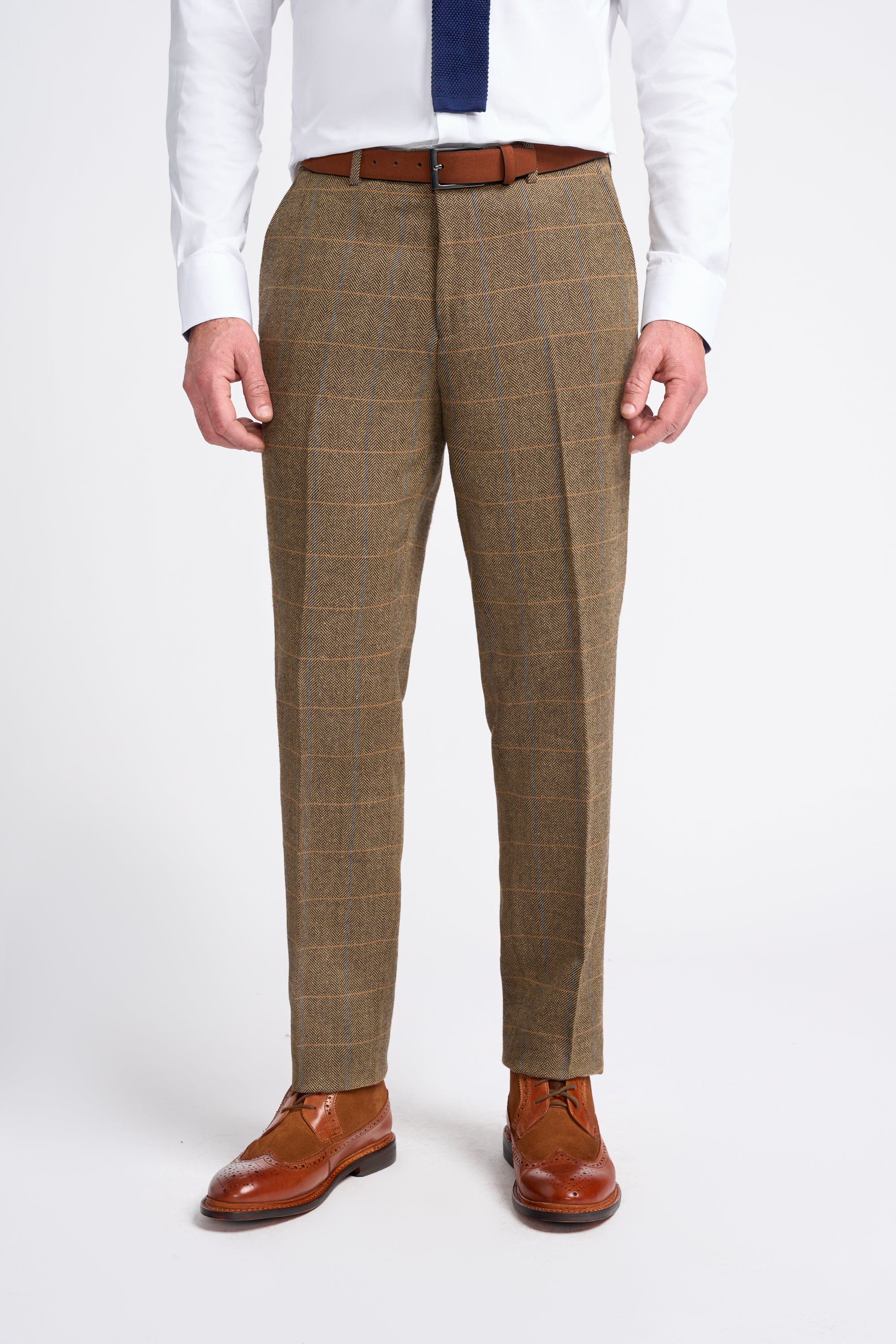 Brown Short Tweed Three Piece Suit - Image 8