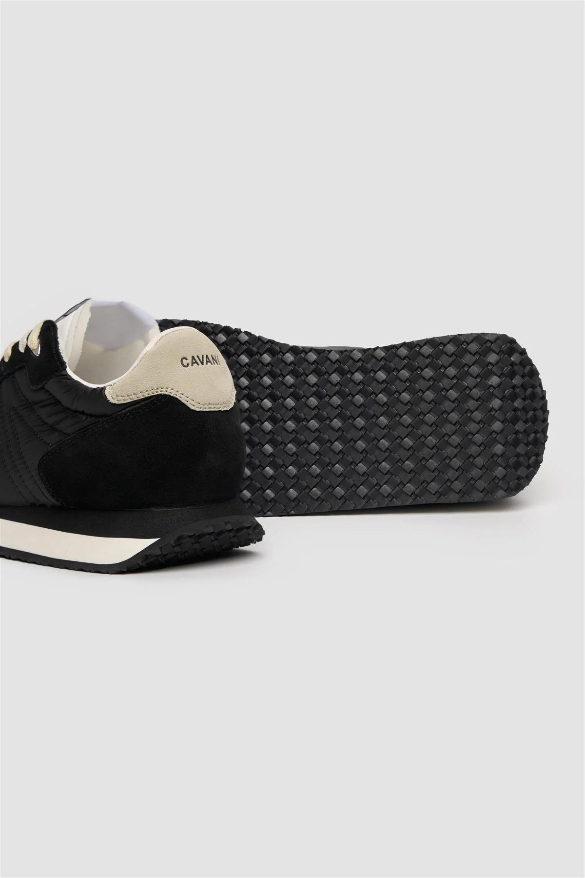 International Runner Black Lightweight Nylon Trainer - Image 4